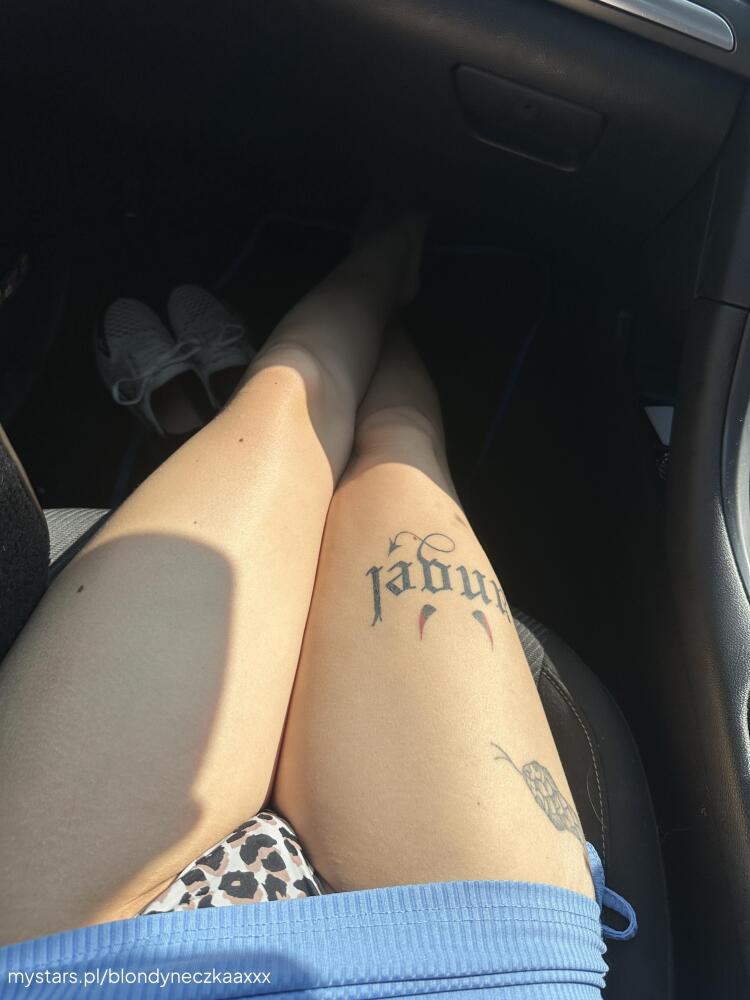 blondyneczkaaxxx